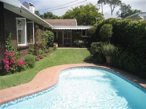 3 Bedroom House in Bishopscourt Village