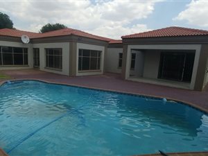 4 Bed House in Flora Gardens