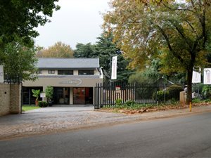 1500 m² Office Space in Ferndale