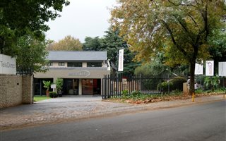 1500 m² Office Space in Ferndale