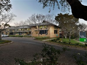 166.449996948242 m² Office Space in Waterfall Estate