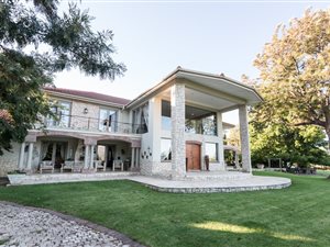 2 ha Farm in Stellenbosch Central