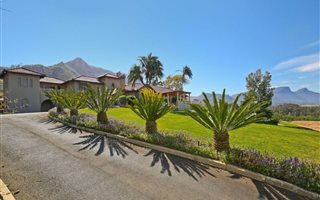 5 Bedroom House in Zwaanswyk