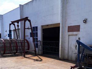 128 m² Commercial space in Waterfall