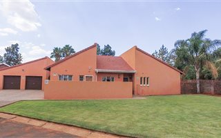 4 Bedroom House in Rhodesdene