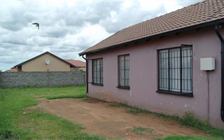 3 Bedroom House in Lakeside