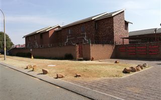 2 Bedroom Apartment in Mayberry Park