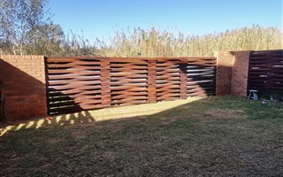 3 Bedroom Apartment in Olivedale