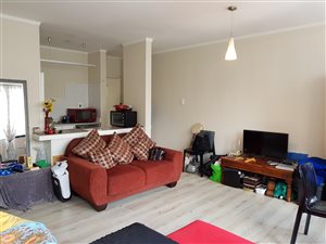 Studio Apartment in Claremont Upper