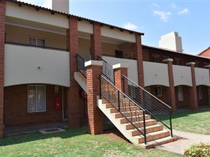 2 Bed Townhouse in Mooikloof Ridge