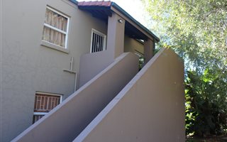 2 Bedroom Flat in Safari Gardens