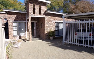 3 Bedroom House in Fichardtpark