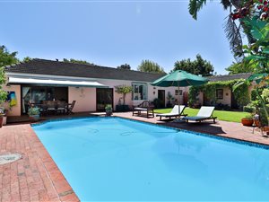 5 Bed House in Tokai
