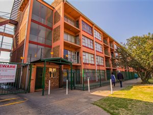 2 Bed Apartment in Westdene