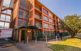 2 Bedroom Apartment in Westdene