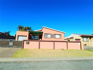 4 Bed House in Rosemount