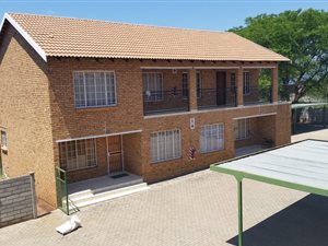 2 Bed Flat in Rustenburg North