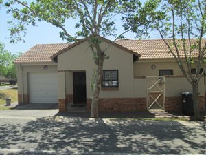 2 Bed House in Hazeldean (Silverlakes Surroundings)