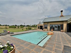 8 Bed House in Dunblane Estate