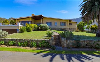 4 Bedroom House in Kleinmond