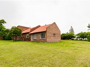 8650 m² Farm in President Park