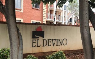 2 Bedroom Townhouse in Die Hoewes