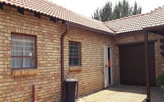 2 Bedroom Townhouse in Randpoort