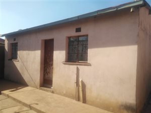 2 Bed House in Tembisa