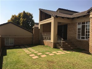 3 Bed Simplex in Moreleta Park