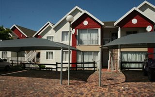 2 Bedroom Apartment in Aston Bay