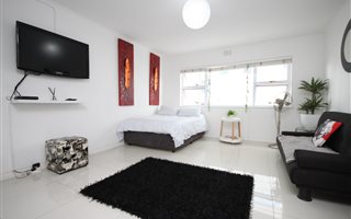 Studio Apartment in Mouille Point
