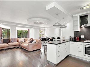 2 Bed Apartment in Morningside