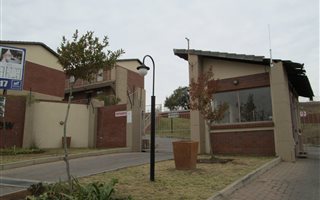 3 Bedroom Apartment in Equestria