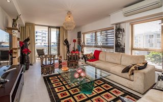 2 Bedroom Apartment in Foreshore