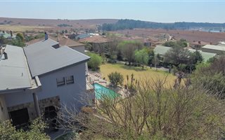 4 Bedroom House in Bankenveld