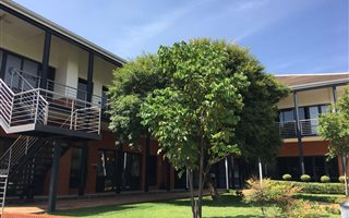 154 m² Commercial space in Bryanston