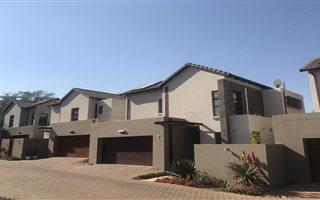 4 Bedroom Townhouse in Menlo Park