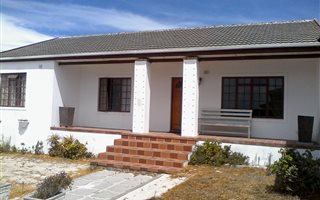 3 Bedroom House in Pelikan Park