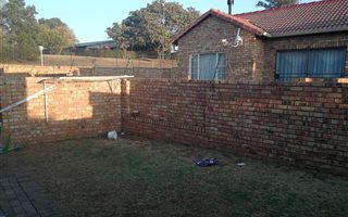 2 Bedroom Cluster in Kyalami Hills