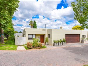 4 Bed Cluster in Cedar Lakes