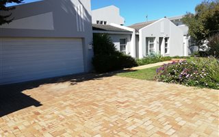 3 Bedroom House in Flamingo Vlei