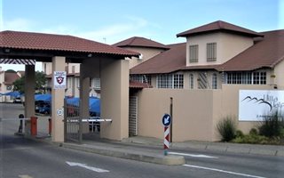 99 m² Office Space in Glen Marais