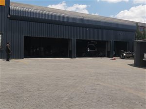 820 m² Industrial space in Hurst Hill