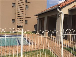 2 Bed Townhouse in Kleinfontein