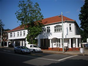 887 m² Office Space in Berea