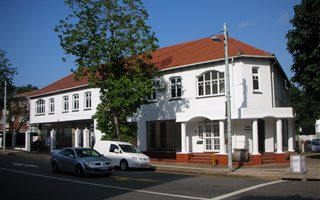 887 m² Office Space in Berea