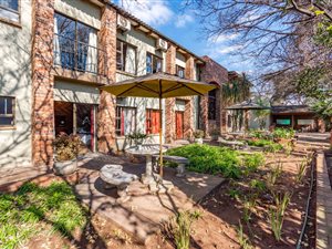 15 Bed House in Beyers Park