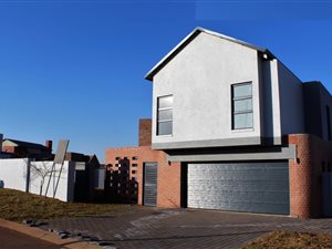 3 Bedroom House in Midstream Meadows