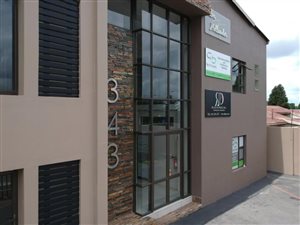 584 m² Commercial space in Florida Park