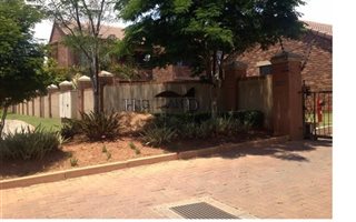 2 Bedroom Apartment in Mooikloof Ridge